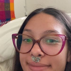 Meet your Posher, Isabel